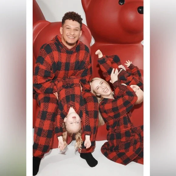 ♥️SKIMS COZY KNIT UNISEX ONESIE IN BRICK BUFFALO CHECK L/XL